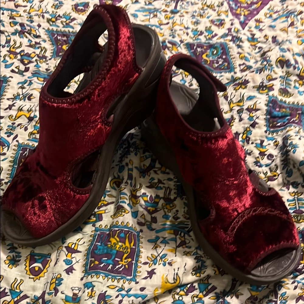 Women's Velvet Sandals